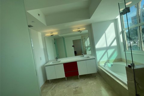 Adosado en venta en Aventura, Florida, 3 dormitorios, 238.39 m2 № 983992 - foto 9