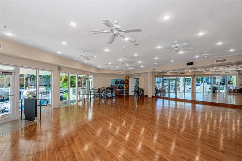 Adosado en venta en Aventura, Florida, 3 dormitorios, 238.39 m2 № 983992 - foto 1
