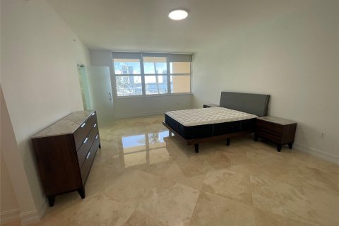 Adosado en venta en Aventura, Florida, 3 dormitorios, 238.39 m2 № 983992 - foto 14