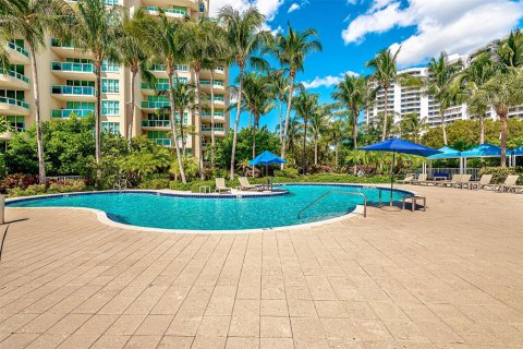 Adosado en venta en Aventura, Florida, 3 dormitorios, 238.39 m2 № 983992 - foto 3