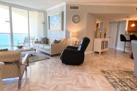 Condominio en alquiler en Sunny Isles Beach, Florida, 2 dormitorios, 152.08 m2 № 31456 - foto 26
