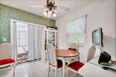 House in Miami Beach, Florida 2 bedrooms, 100.33 sq.m. № 1206205 - photo 6