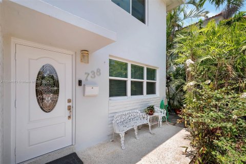 House in Miami Beach, Florida 2 bedrooms, 100.33 sq.m. № 1206205 - photo 2