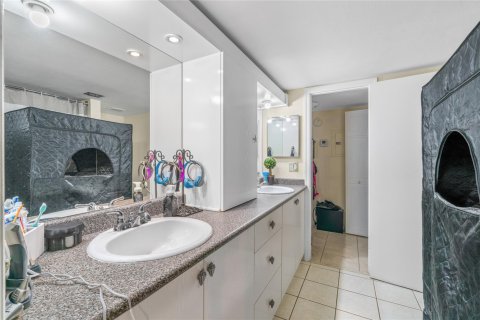 Copropriété à vendre à Deerfield Beach, Floride: 2 chambres, 114.27 m2 № 1141410 - photo 9