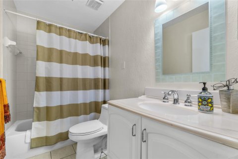 Condo in Deerfield Beach, Florida, 2 bedrooms  № 1141410 - photo 10