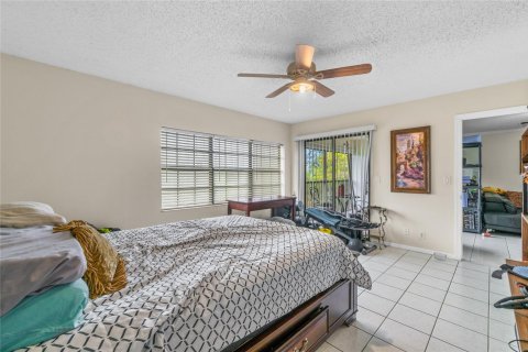 Condo in Deerfield Beach, Florida, 2 bedrooms  № 1141410 - photo 11