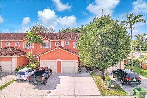 Townhouse in Pembroke Pines, Florida 3 bedrooms, 147.16 sq.m. № 934137 - photo 26