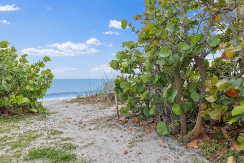 Villa ou maison à vendre à Vero Beach, Floride: 4 chambres, 478.45 m2 № 1180593 - photo 2