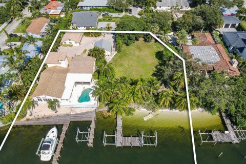 House in North Palm Beach, Florida 6 bedrooms, 458.47 sq.m. № 720932 - photo 23