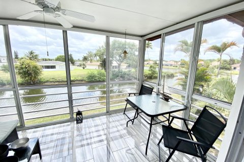 Copropriété à vendre à Royal Palm Beach, Floride: 2 chambres, 101.08 m2 № 1154456 - photo 6
