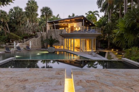 Villa ou maison à vendre à Miami, Floride: 13 chambres, 1101.36 m2 № 1236707 - photo 2