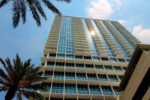 Condo in Orlando, Florida, 2 bedrooms  № 1153000 - photo 2