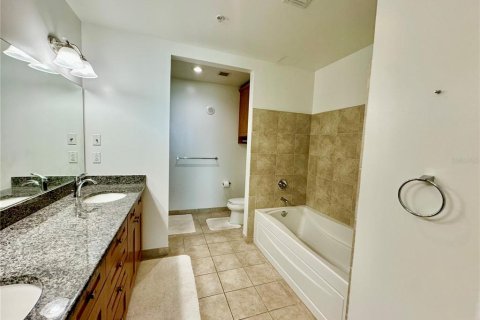 Condo in Orlando, Florida, 2 bedrooms  № 1153000 - photo 11