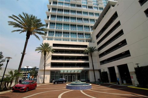 Condo in Orlando, Florida, 2 bedrooms  № 1153000 - photo 1