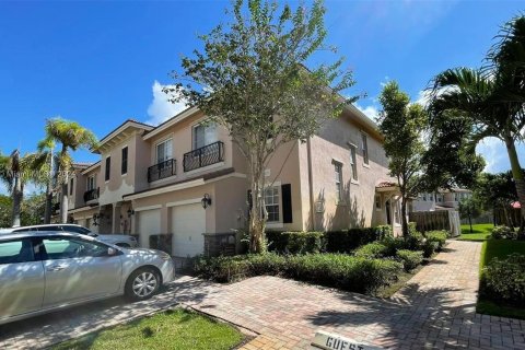 Townhouse in Sunrise, Florida 3 bedrooms, 174.75 sq.m. № 1394291 - photo 2