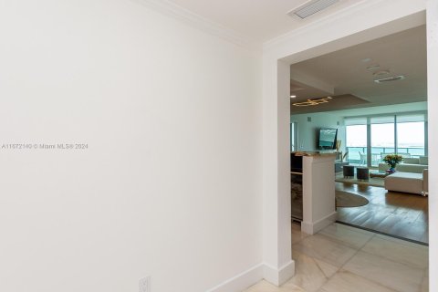 Condo in Miami, Florida, 3 bedrooms  № 1394337 - photo 12