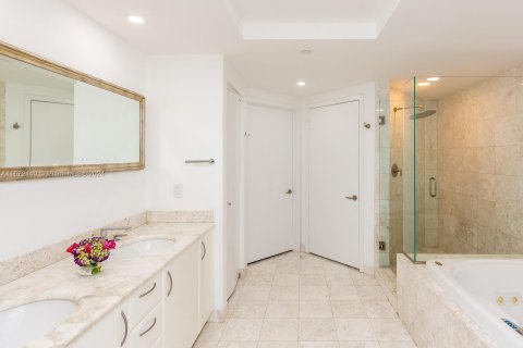 Condo in Miami, Florida, 3 bedrooms  № 1394337 - photo 27