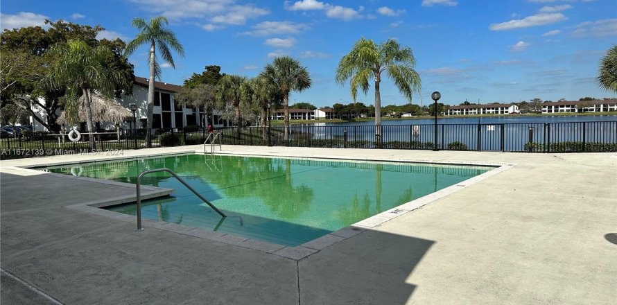 Condo in Oakland Park, Florida, 2 bedrooms  № 1394336