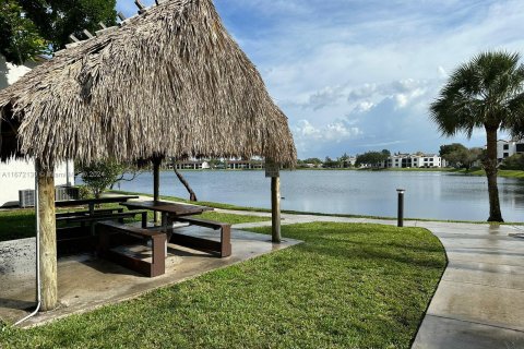 Condo in Oakland Park, Florida, 2 bedrooms  № 1394336 - photo 4