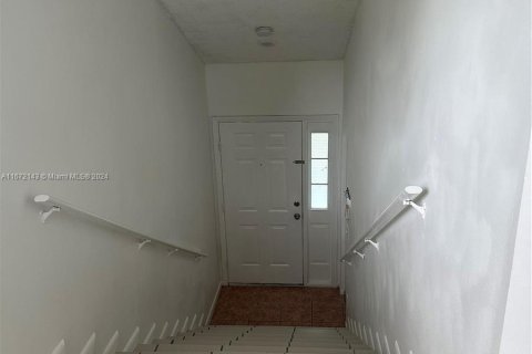 Condo in Homestead, Florida, 1 bedroom  № 1394335 - photo 6