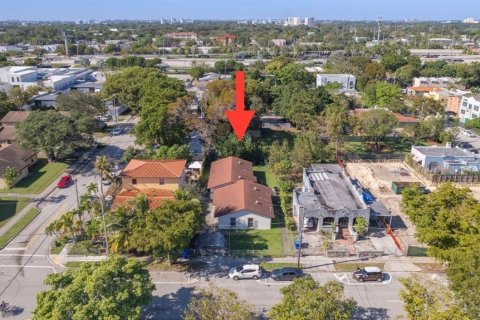 Commercial property in Miami, Florida 208.19 sq.m. № 1216047 - photo 2