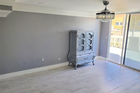 Copropriété à vendre à Hollywood, Floride: 1 chambre, 96.62 m2 № 1215999 - photo 18