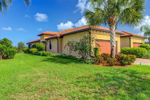 Villa ou maison à louer à Sarasota, Floride: 2 chambres, 143.91 m2 № 218416 - photo 1