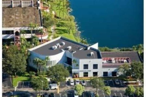 Immobilier commercial à vendre à Fort Lauderdale, Floride № 40609 - photo 6