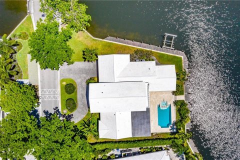 Купить виллу или дом в Форт-Лодердейл, Флорида 11 комнат, 480.3м2, № 40608 - фото 4