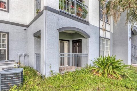 Condo in Orlando, Florida, 2 bedrooms  № 1137840 - photo 1