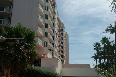 Copropriété à vendre à Sunny Isles Beach, Floride: 2 chambres, 138.42 m2 № 1360335 - photo 3