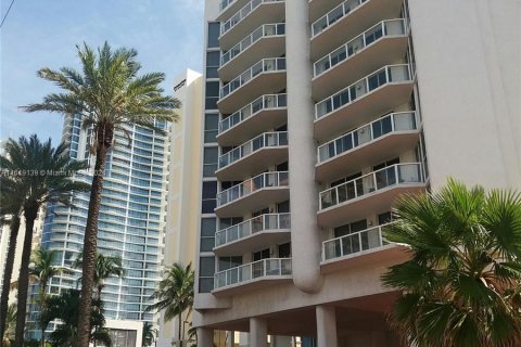 Copropriété à vendre à Sunny Isles Beach, Floride: 2 chambres, 138.42 m2 № 1360335 - photo 2