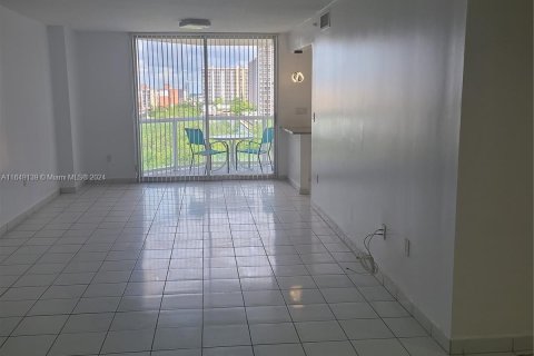 Condo in Sunny Isles Beach, Florida, 2 bedrooms  № 1360335 - photo 12