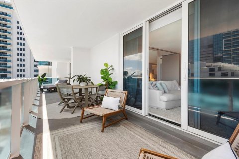 Condominio en alquiler en Miami Beach, Florida, 2 dormitorios, 114.27 m2 № 927432 - foto 10