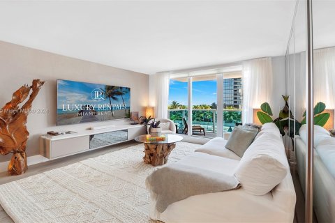 Condominio en alquiler en Miami Beach, Florida, 2 dormitorios, 114.27 m2 № 927432 - foto 3