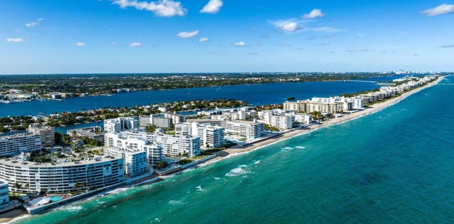 Condo in Palm Beach, Florida, 2 bedrooms in 3550 SOUTH OCEAN  № 176352