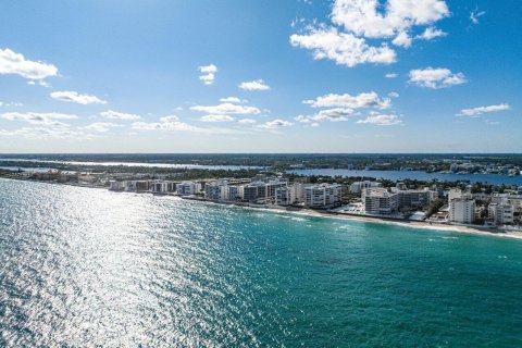 Condo in Palm Beach, Florida, 2 bedrooms in 3550 SOUTH OCEAN  № 176352 - photo 2
