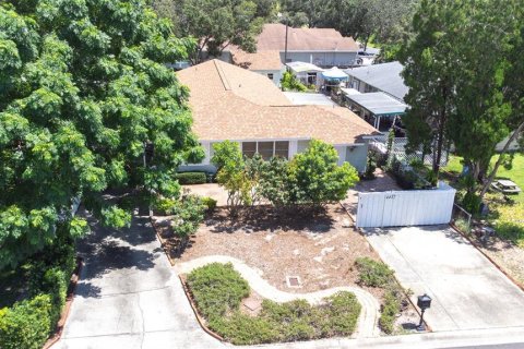 Villa ou maison à vendre à Saint Petersburg, Floride: 2 chambres, 162.39 m2 № 1344355 - photo 1