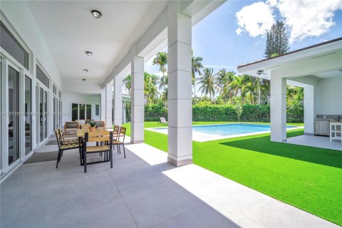 Casa en venta en Miami, Florida, 6 dormitorios, 422.89 m2 № 1348446 - foto 6