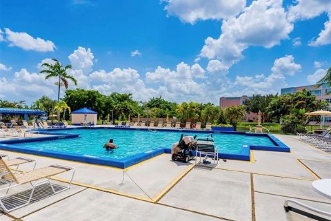 Condo in Sunrise, Florida, 1 bedroom  № 1280770 - photo 20