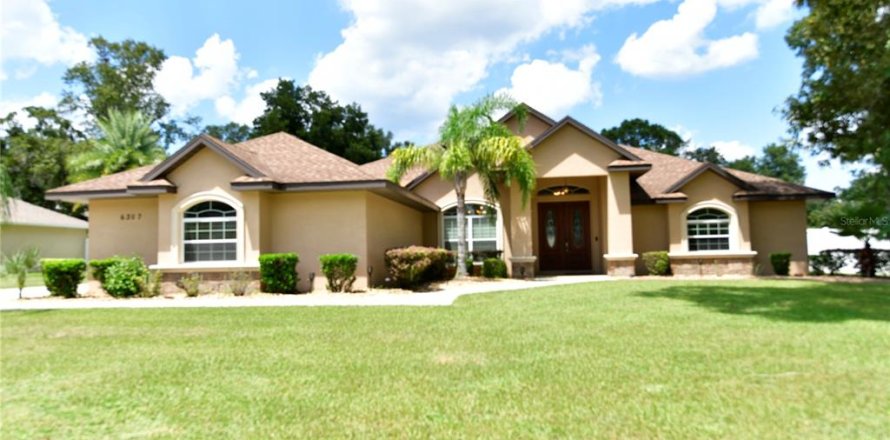 Villa ou maison à Ocala, Floride 4 chambres, 246.56 m2 № 1340149