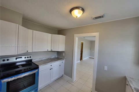 Купить коммерческую недвижимость в Майами, Флорида 144.83м2, № 1154885 - фото 9