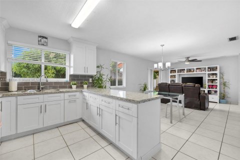 Casa en venta en Miami, Florida, 3 dormitorios, 160.54 m2 № 1394893 - foto 24