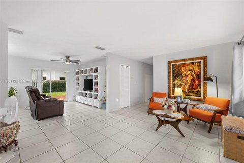 Villa ou maison à vendre à Miami, Floride: 3 chambres, 160.54 m2 № 1394893 - photo 13