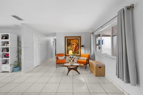 Casa en venta en Miami, Florida, 3 dormitorios, 160.54 m2 № 1394893 - foto 14