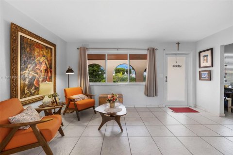 Villa ou maison à vendre à Miami, Floride: 3 chambres, 160.54 m2 № 1394893 - photo 16