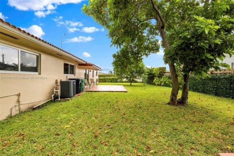 Villa ou maison à vendre à Miami, Floride: 3 chambres, 160.54 m2 № 1394893 - photo 9