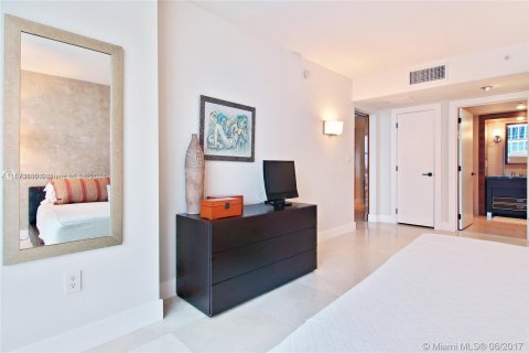 Condo in Miami Beach, Florida, 2 bedrooms  № 1138704 - photo 18