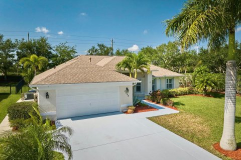 House in Vero Beach, Florida 3 bedrooms, 186.18 sq.m. № 1207281 - photo 10