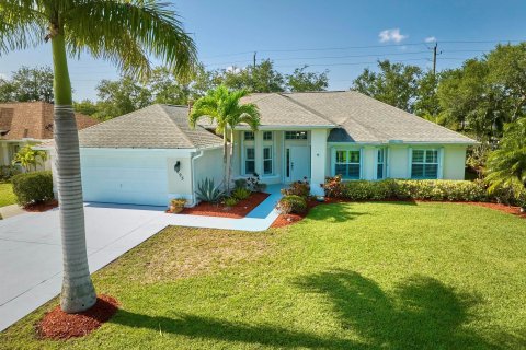 House in Vero Beach, Florida 3 bedrooms, 186.18 sq.m. № 1207281 - photo 9